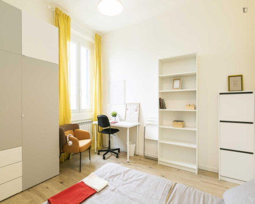 Cozy double bedroom in the Restocco Maroni neighbourhood - Gallery - 5