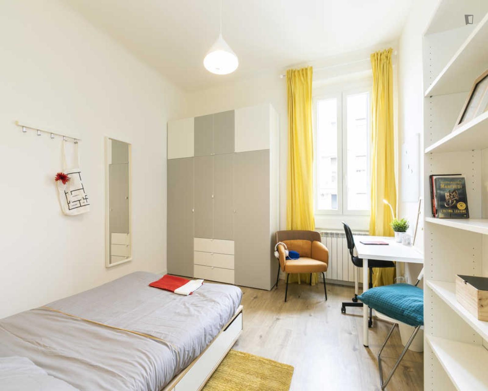 Cozy Double Bedroom In The Restocco Maroni Neighbourhood - 1