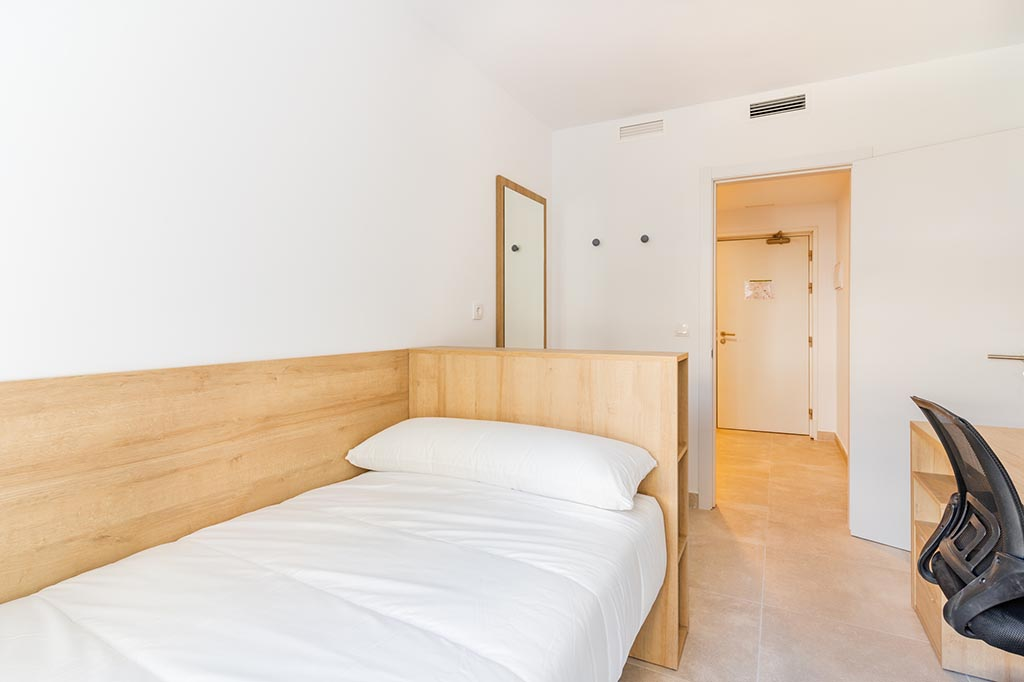 Single In Apartment - 1