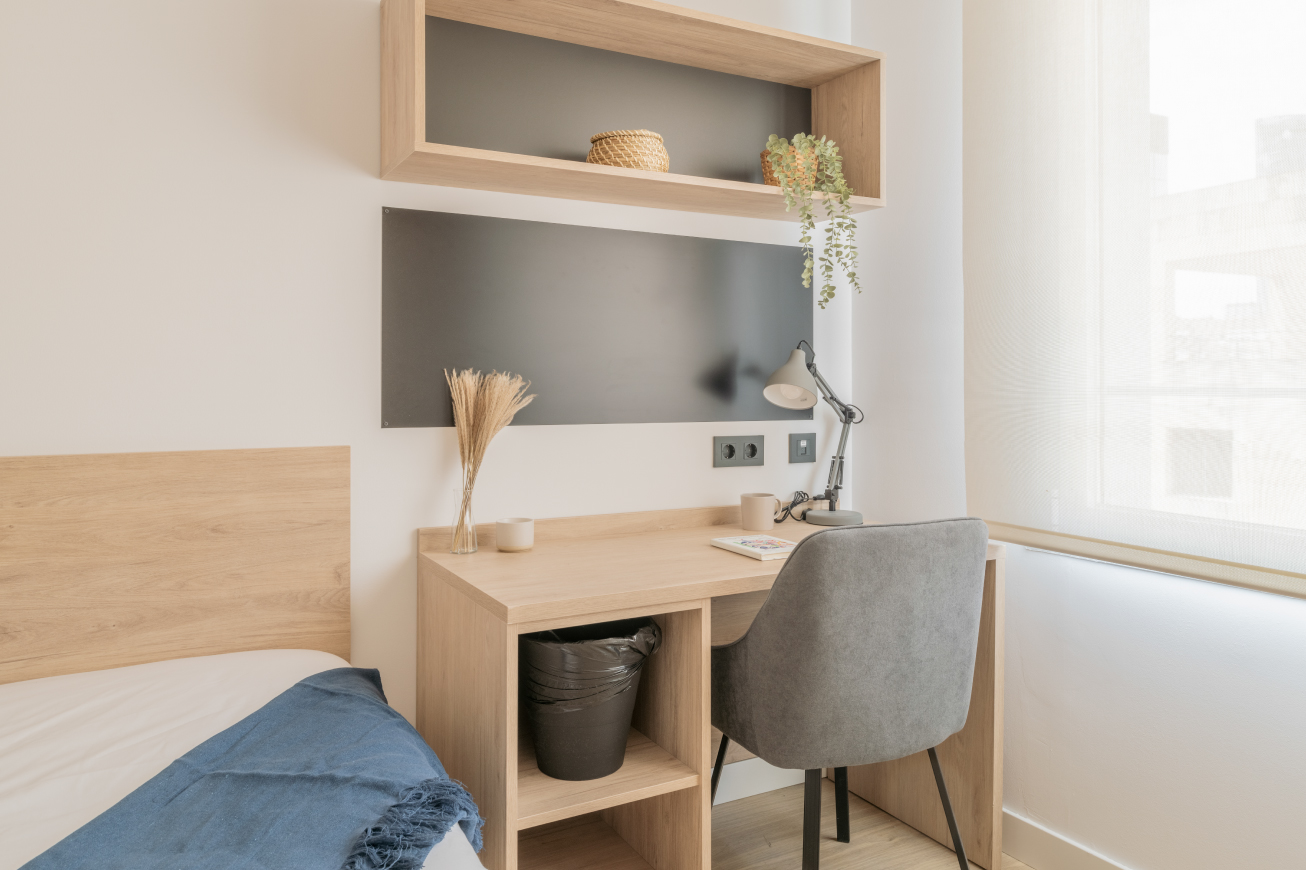 Single Extra In A 3-Bedroom Flat - 1
