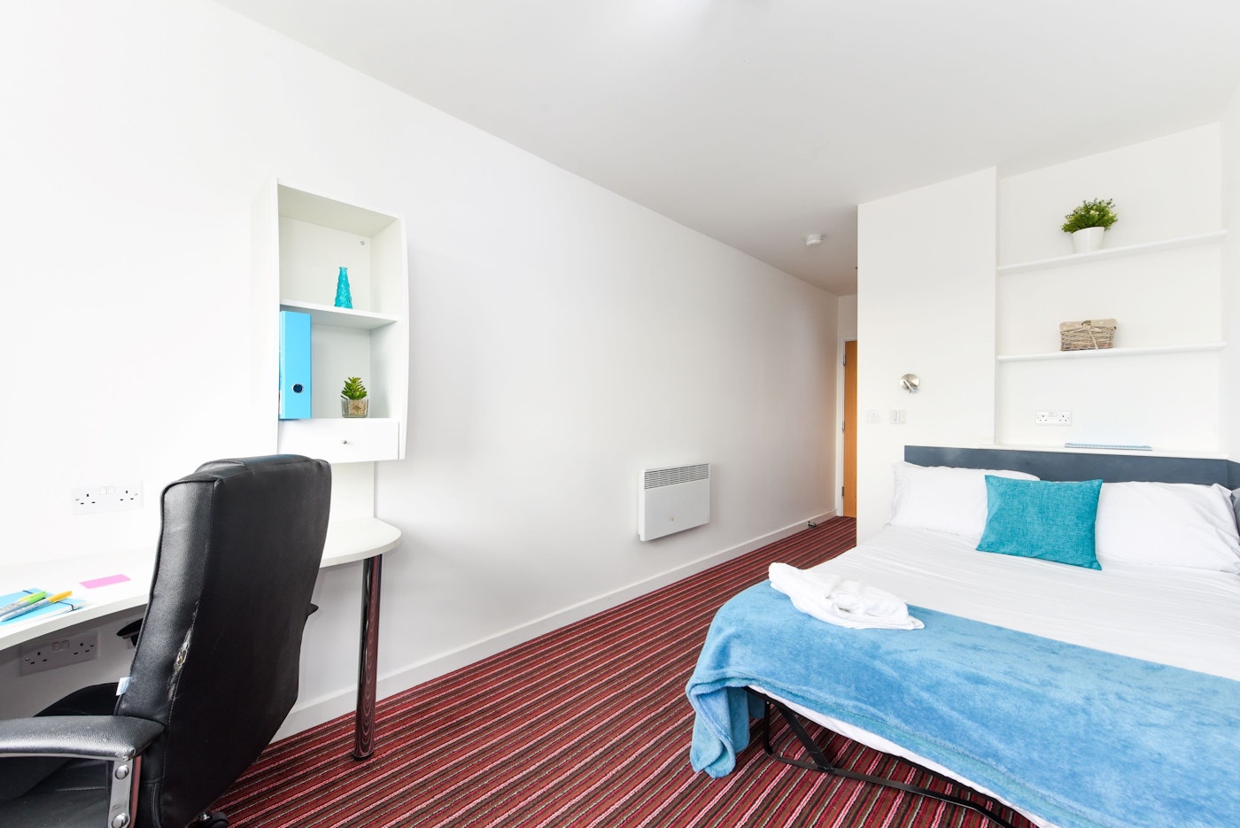Five Bed Gold Plus - Brookland Road - Gallery - 1