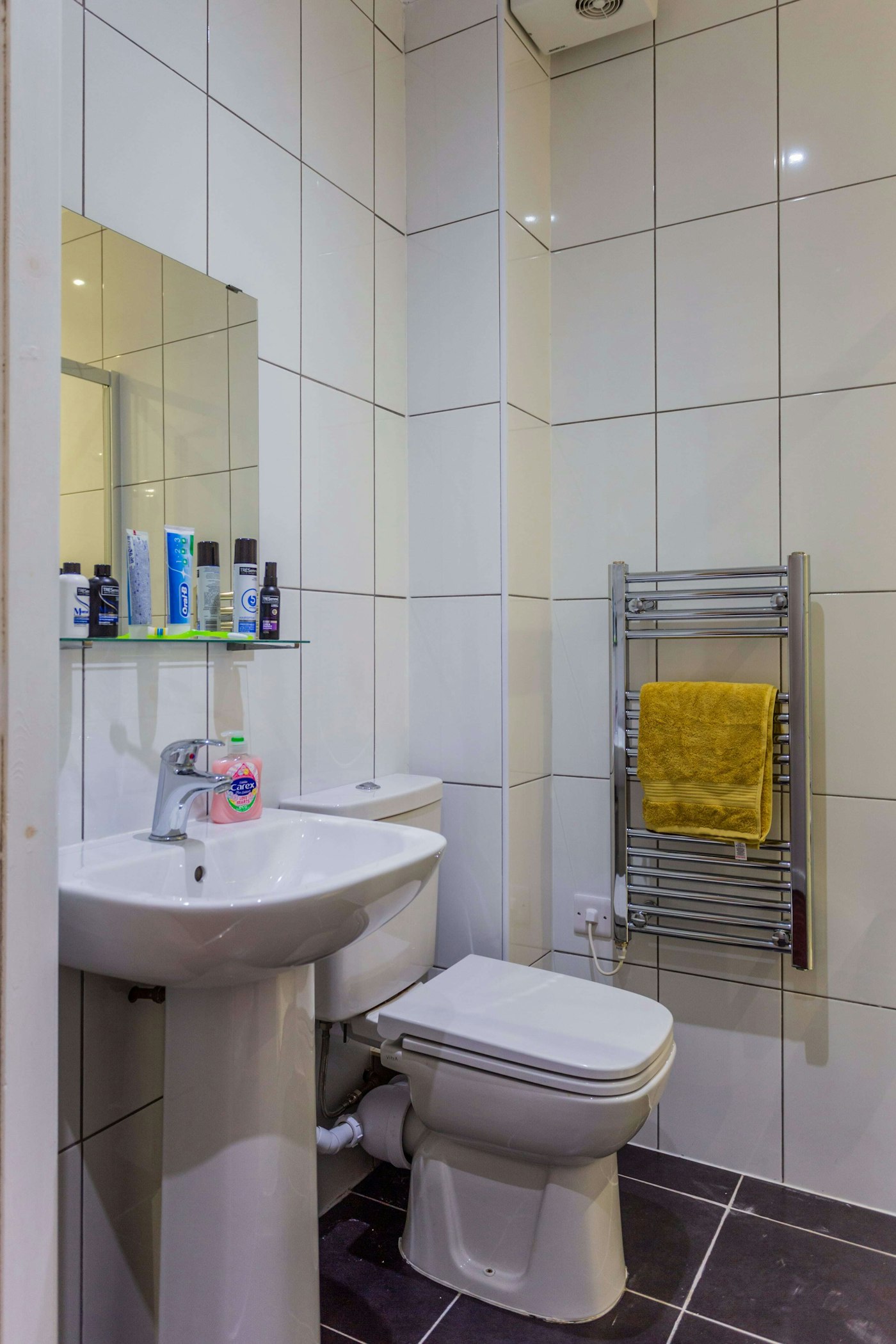 Four Bed Gold - Brookland Road - Gallery - 2