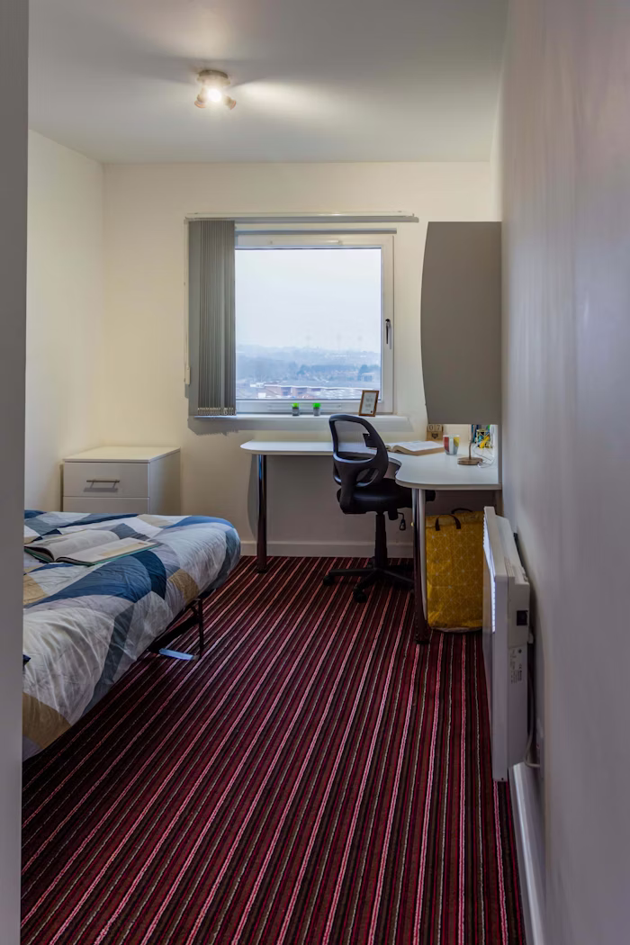 Five Bed Platinum Plus - Brookland Road - Gallery - 2