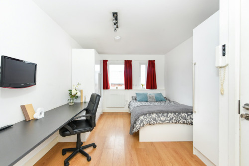 Eastern Boulevard - Gallery - 6