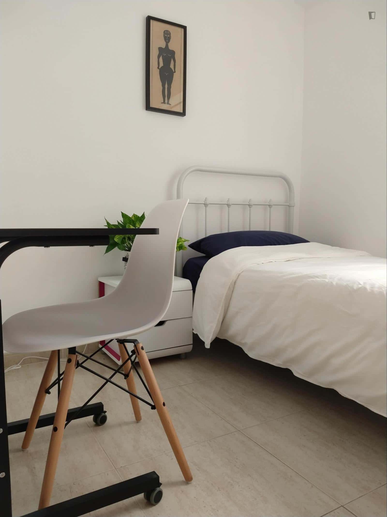 Room For 110 M² With 4 Bedrooms - 1