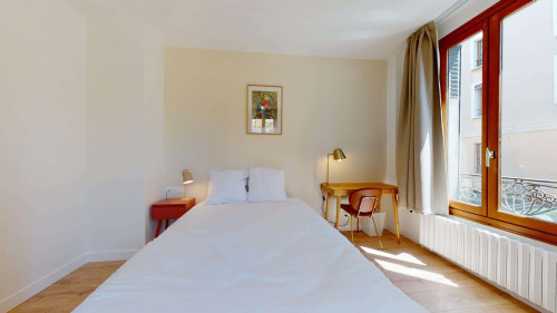 Room in Rue Ambroise Croizat, Villejuif for 191 m² with 9 bedrooms