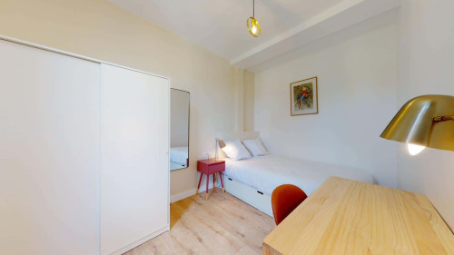 Room in Rue Ambroise Croizat, Villejuif for 191 m² with 9 bedrooms