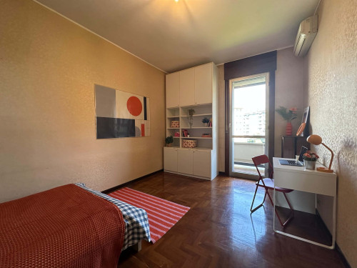Viale Europa 72 - Stanza 208