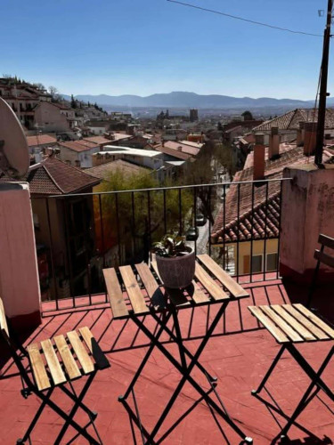 Apartment in Calle Real de Cartuja, Granada for 65 m² with 3 bedrooms