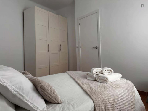 Apartment in Calle Real de Cartuja, Granada for 65 m² with 3 bedrooms