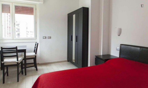 Room in Via Eugenio Torelli Viollier, Roma for 102 m² with 4 bedrooms