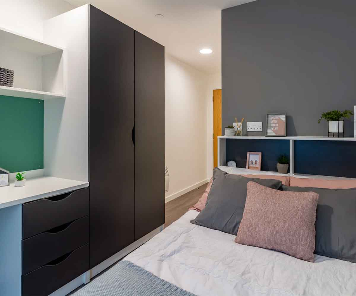 Classic Ensuite - 3