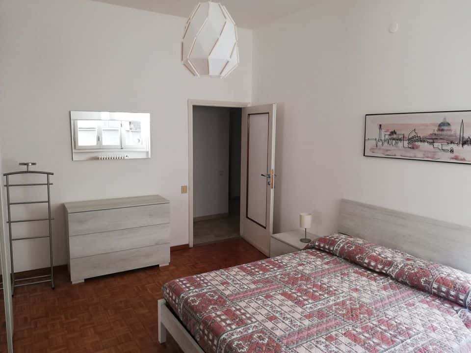 Room In Via Domenico Cimarosa, Firenze For 92 M² With 3 Bedrooms - 1