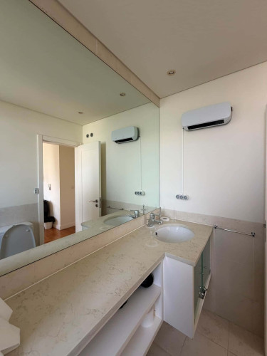 Exceptional three-bedroom apartment, combining generous spaces, high-quality construction, premium equipment and elegant contemporary décor