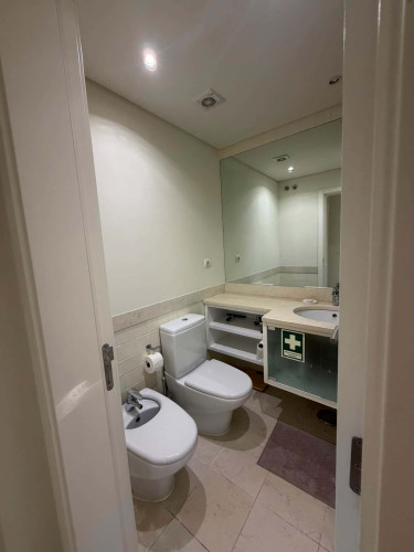 Exceptional three-bedroom apartment, combining generous spaces, high-quality construction, premium equipment and elegant contemporary décor - Gallery - 33
