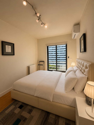 Exceptional three-bedroom apartment, combining generous spaces, high-quality construction, premium equipment and elegant contemporary décor - Gallery - 29