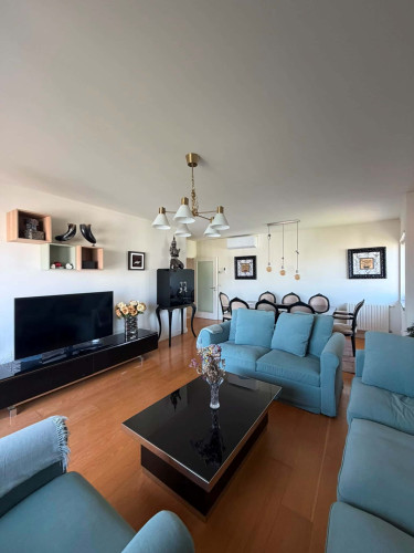 Exceptional three-bedroom apartment, combining generous spaces, high-quality construction, premium equipment and elegant contemporary décor - Gallery - 21