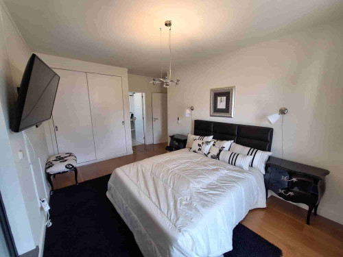 Exceptional three-bedroom apartment, combining generous spaces, high-quality construction, premium equipment and elegant contemporary décor - Gallery - 25