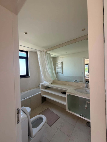 Exceptional three-bedroom apartment, combining generous spaces, high-quality construction, premium equipment and elegant contemporary décor