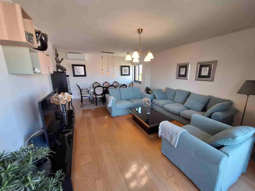 Exceptional three-bedroom apartment, combining generous spaces, high-quality construction, premium equipment and elegant contemporary décor - Gallery - 19