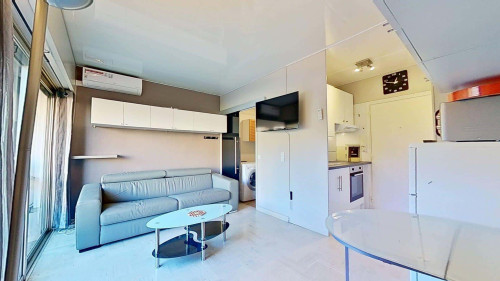 Apartment in Avenue du Docteur Raymond Picaud, Cannes for 19 m² - Gallery - 5