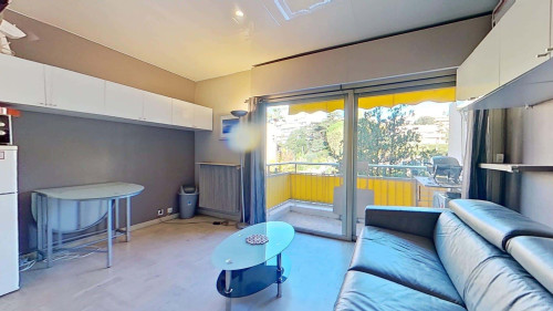 Apartment in Avenue du Docteur Raymond Picaud, Cannes for 19 m²