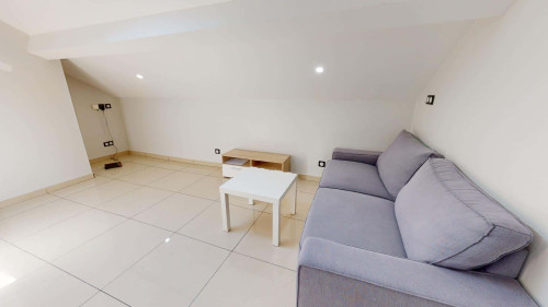 Apartment in Avenue Viviani, Vénissieux for 22 m²