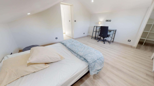 Apartment in Avenue Viviani, Vénissieux for 22 m²