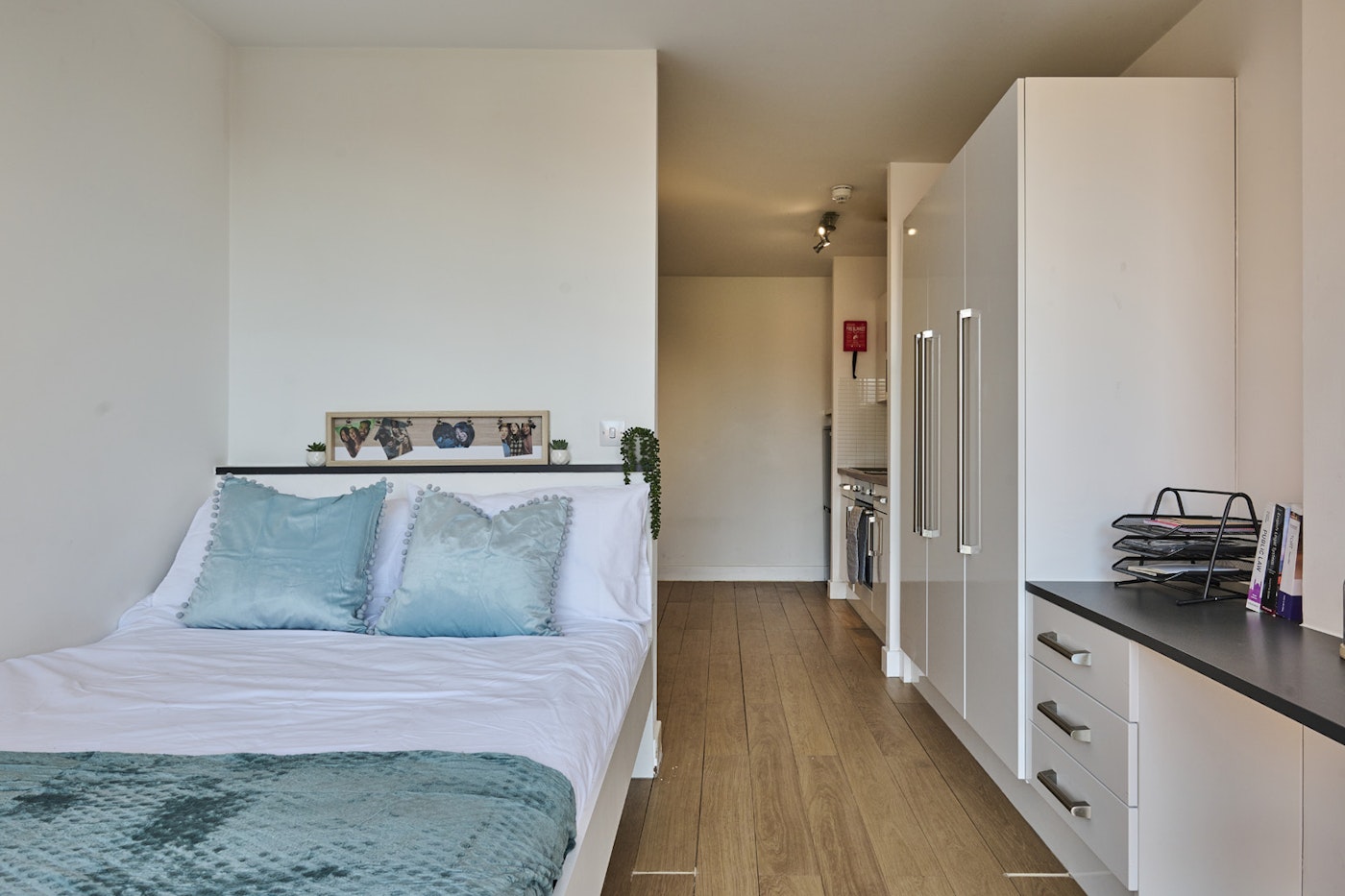 Studio Gold - Upperton Road - Gallery - 1