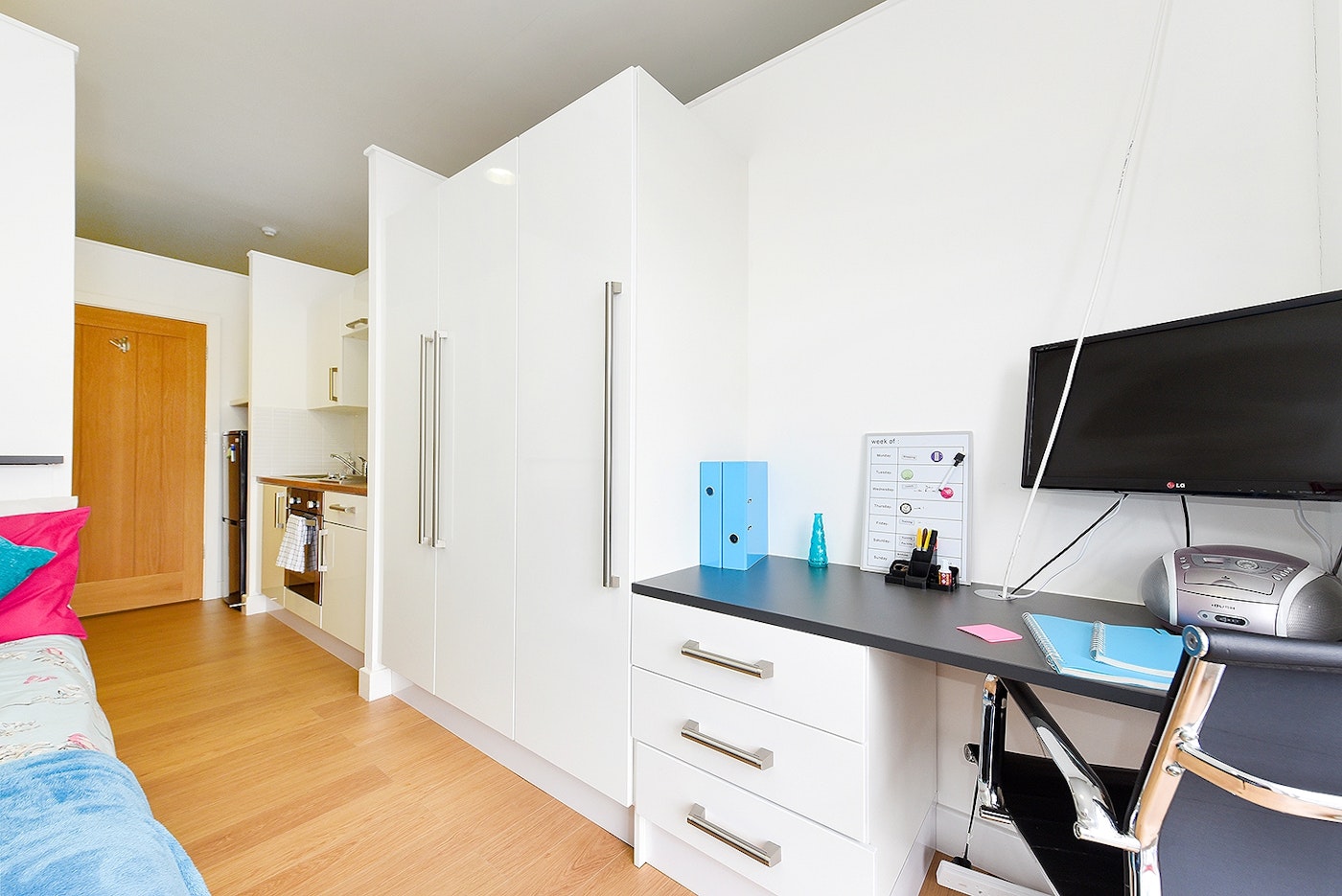 Studio Bronze Plus - Upperton Road - Gallery - 2
