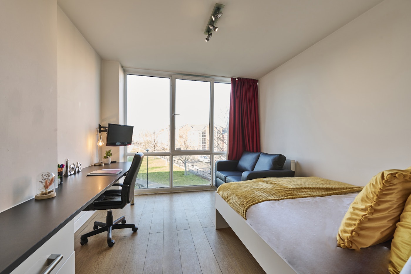  Studio Silver Plus  -  Upperton Road  - Gallery -  1