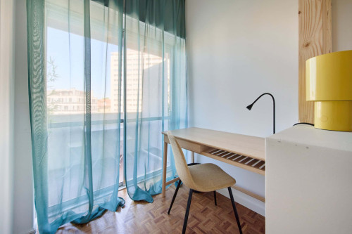 Room in a 9-bedroom apartment in Praça Alvalade, Lisboa - Room 6 - Gallery - 9