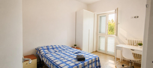 Double Bedroom in Shared Apartment in Rome