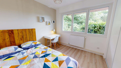 Room in Rue Marietton, Écully for 92 m² with 5 bedrooms