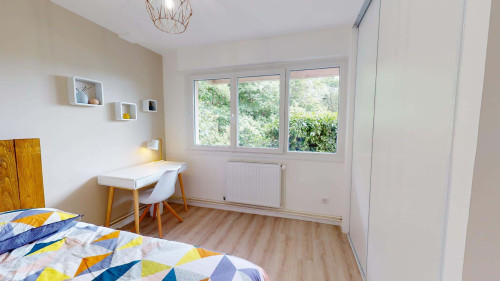 Room in Rue Marietton, Écully for 92 m² with 5 bedrooms