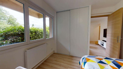Room in Rue Marietton, Écully for 92 m² with 5 bedrooms