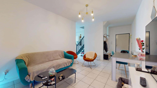 Room in Rue Bertrand, Béziers for 100 m² with 4 bedrooms