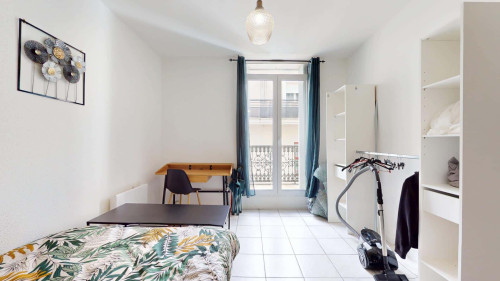 Room in Rue Bertrand, Béziers for 100 m² with 4 bedrooms - Gallery - 14