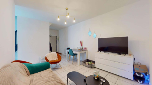 Room in Rue Bertrand, Béziers for 100 m² with 4 bedrooms