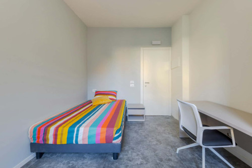 Room in Via Giulio Togni, Brescia for 660 m² with 19 bedrooms