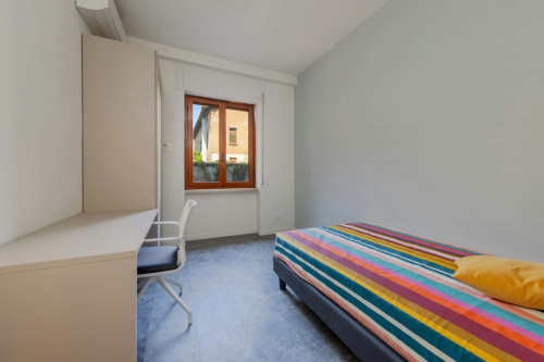 Room in Via Giulio Togni, Brescia for 660 m² with 19 bedrooms