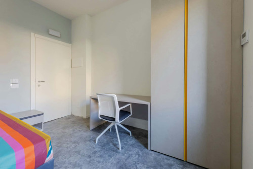 Room in Via Giulio Togni, Brescia for 660 m² with 19 bedrooms