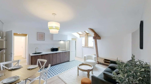 Room in Place des Vosges, Nancy for 80 m² with 4 bedrooms