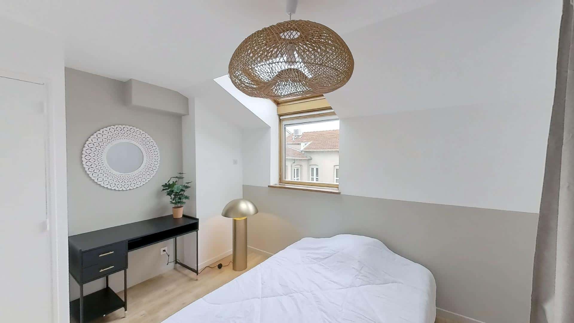 Room In Place Des Vosges, Nancy For 80 M² With 4 Bedrooms - 1