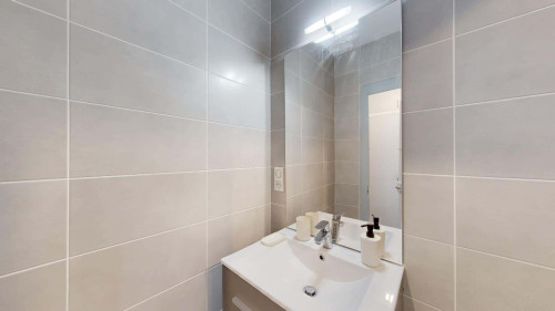 Room in Rue Emile Guichenné, Pau for 84 m² with 4 bedrooms - Gallery - 9