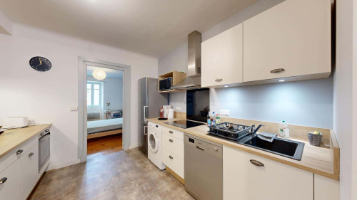 Room in Rue Emile Guichenné, Pau for 84 m² with 4 bedrooms - Gallery - 20
