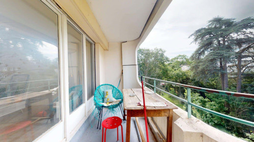 Room in Rue de la Chapelle, Lyon for 89 m² with 4 bedrooms