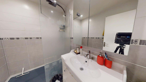 Room in Rue de la Chapelle, Lyon for 89 m² with 4 bedrooms - Gallery - 8