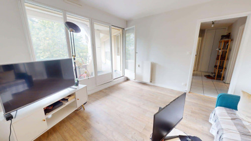 Room in Rue de la Chapelle, Lyon for 89 m² with 4 bedrooms