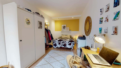 Room in Rue Marius Berliet, Lyon for 90 m² with 4 bedrooms
